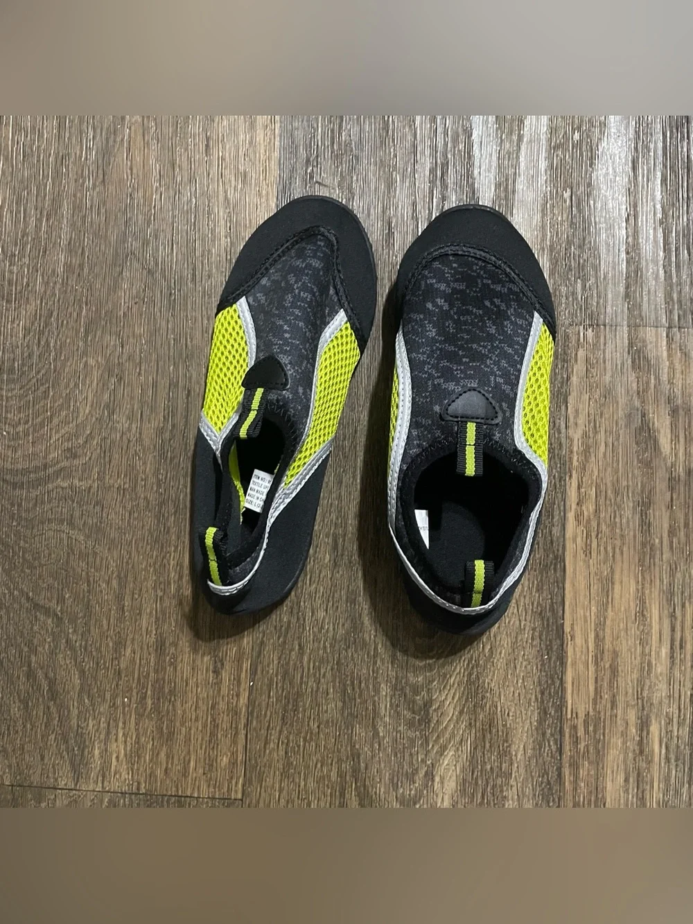 Kids Slip-On Water Shoes – Black/Neon Yellow – Size L (Fits Kids 2–3)